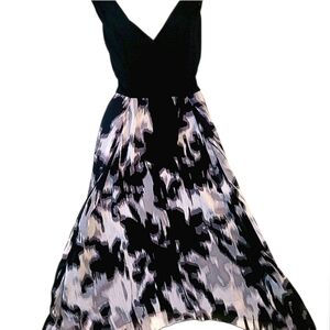 AGB Maxi Dress Black & Gray Floral Lined
